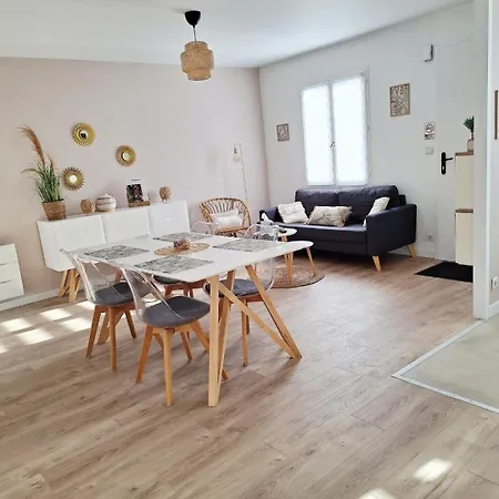 Chez Leonie בית נופש *